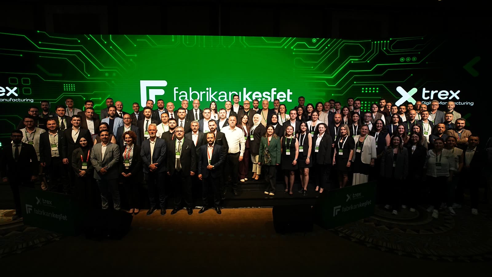 Fabrikanı Keşfet etkinliğinde trex ekibi ve katılımcılar